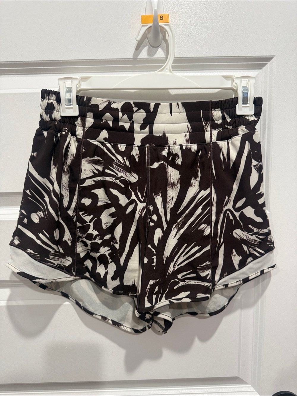 lululemon athletica Women's Brown & White Abstract Athletic Shorts